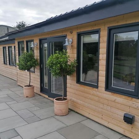 The Lodge High Legh Экстерьер фото